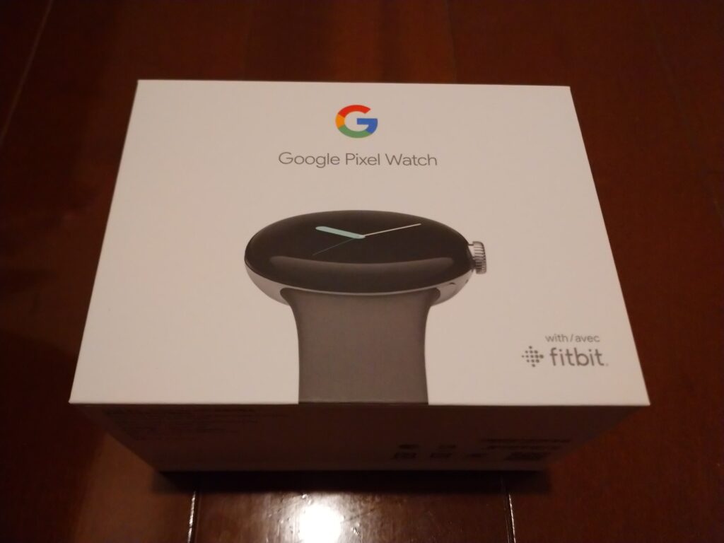 発売当日に届いたGoogle Pixel Watch、開封前の箱。購入したのと同色の本体写真が印刷されています。