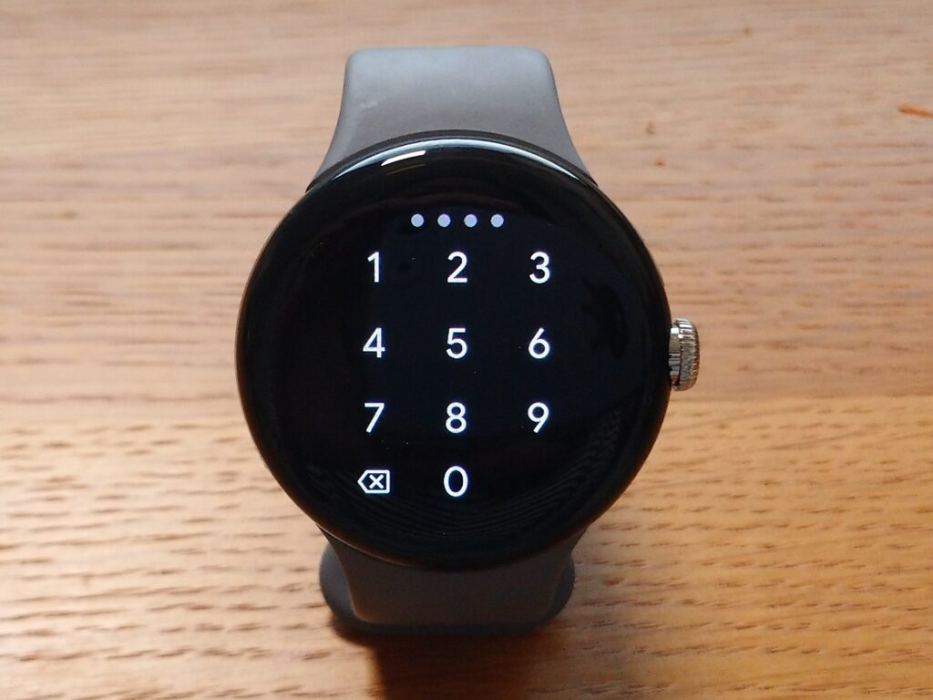 使用開始から5日目のGoogle Pixel Watch、ロック画面の状態。